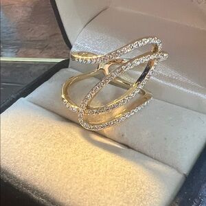 Elegant Gold and Silver Women's Ring
